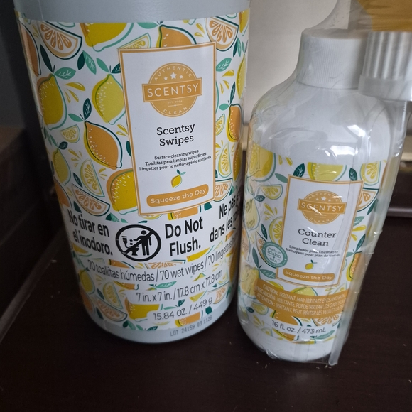 Scentsy Magnolia Shimmer Bath & Body Set - White and Purple - Picture 4 of 15